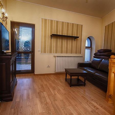 シナヤ Vila Imperial Bed & Breakfast エクステリア 写真