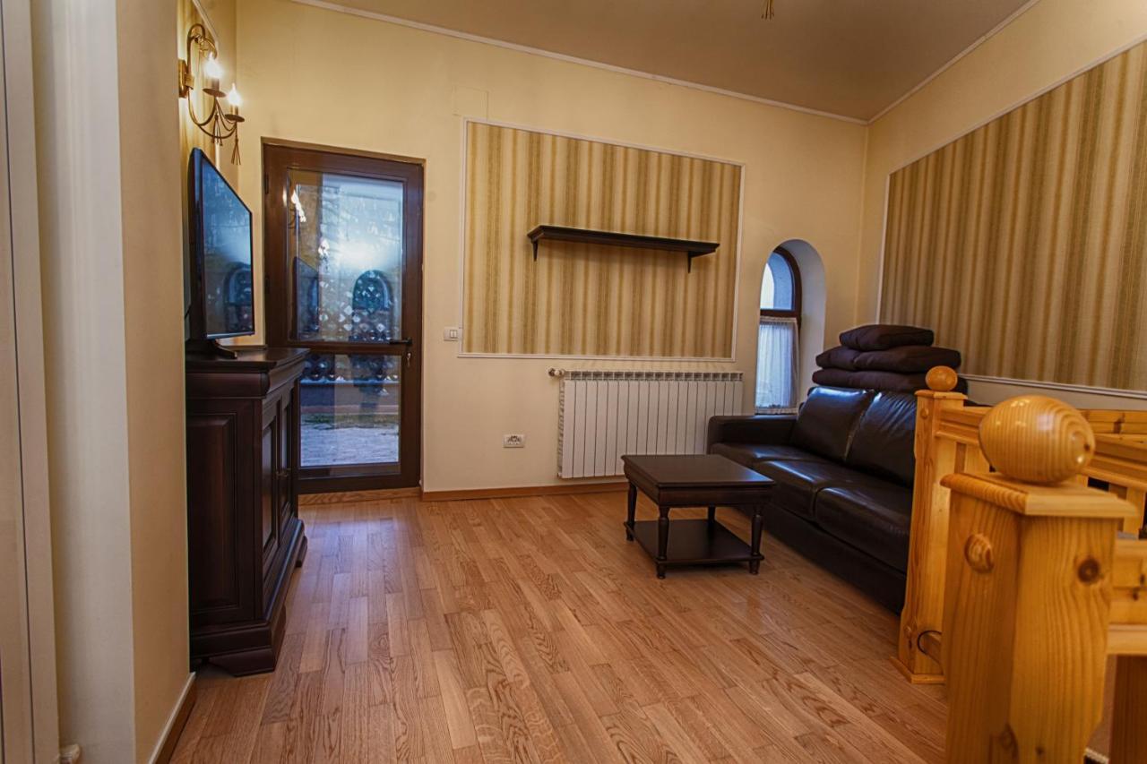 シナヤ Vila Imperial Bed & Breakfast エクステリア 写真