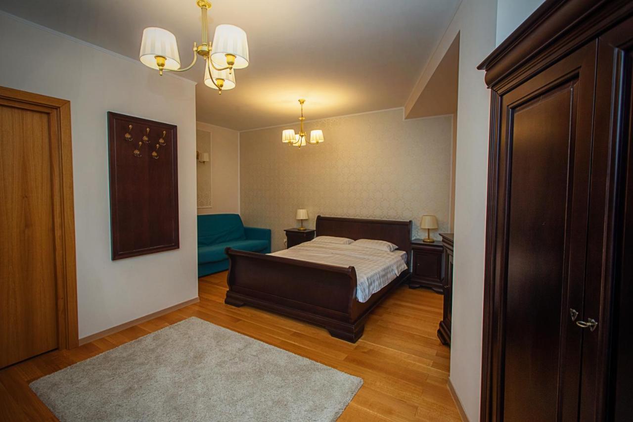 シナヤ Vila Imperial Bed & Breakfast エクステリア 写真