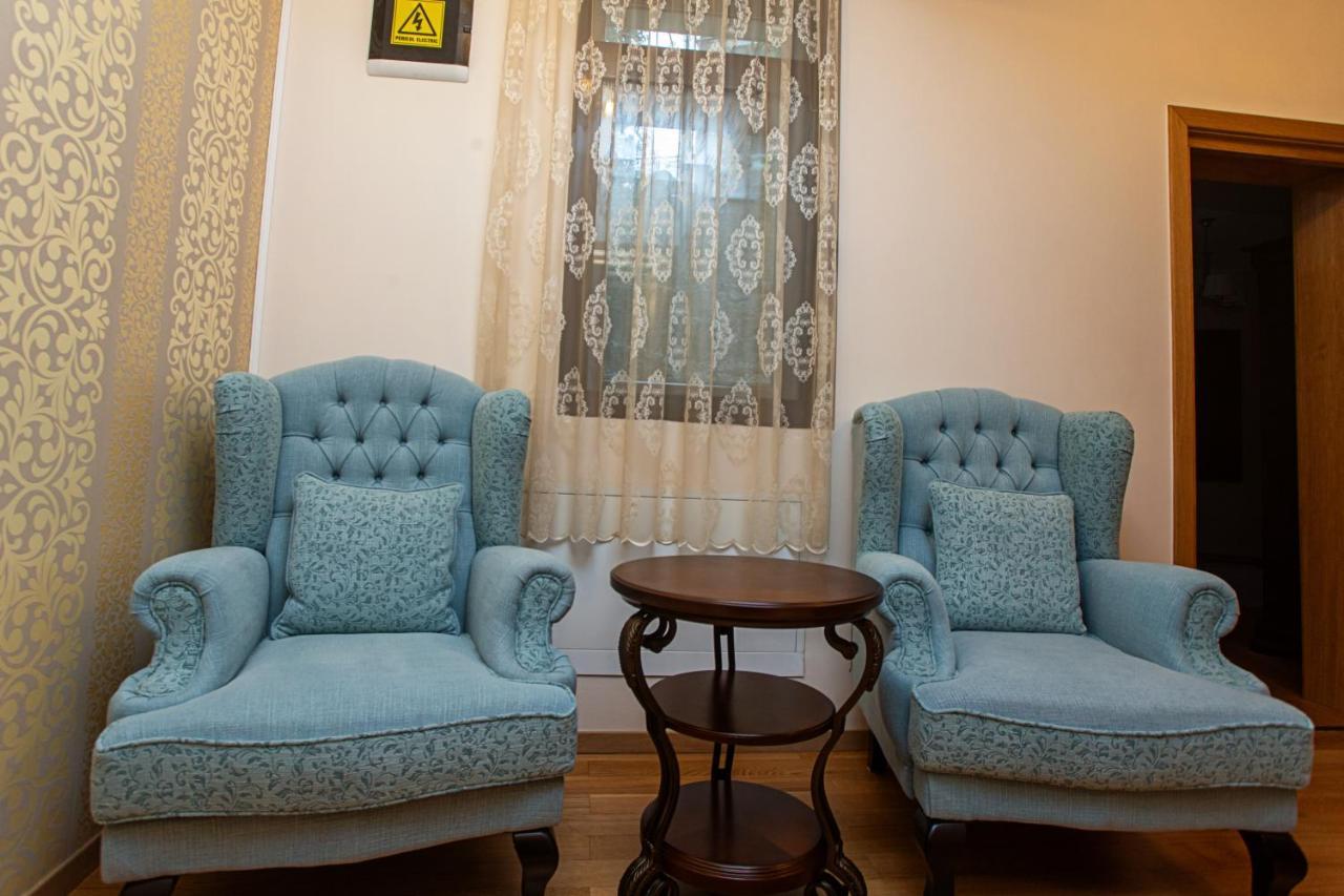 シナヤ Vila Imperial Bed & Breakfast エクステリア 写真
