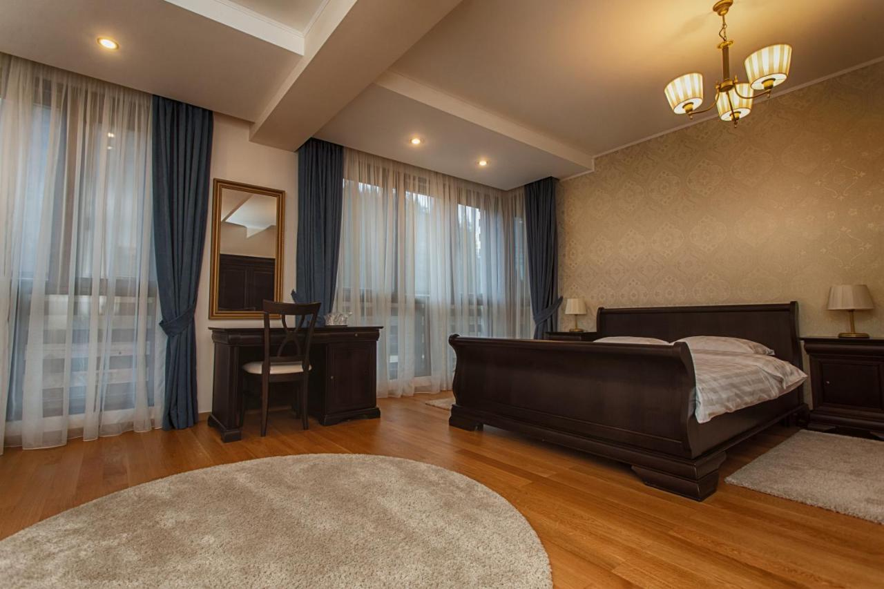 シナヤ Vila Imperial Bed & Breakfast エクステリア 写真